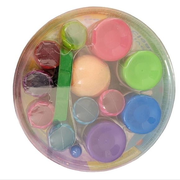 🛑 2 / $40 Sale! Crayola Bath Activity Bucket 30 Pc Set NWT - Picture 6 of 10